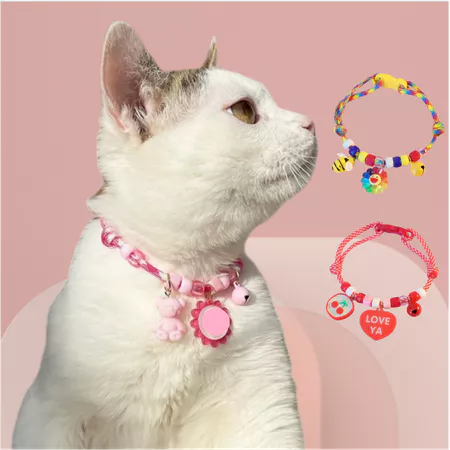 Colares ajustáveis para gatos e cães, com sinos e pingentes bonitos, incluindo um coração com abelha sorridente.